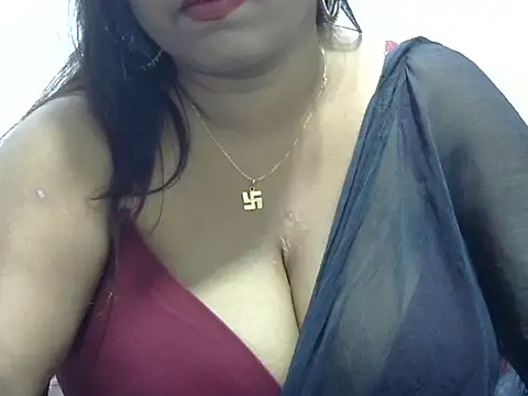 ROSEE MERRYYYY online show from 12/05/25, 12:47