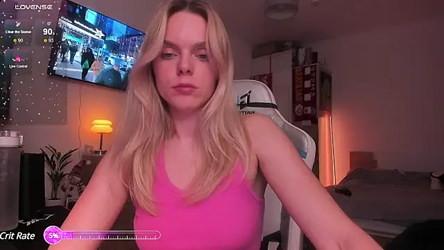 Snapshot of CharliSweet chatting on 03/20/25, 07:04 CharliSweet online show from 03/20/25, 07:04