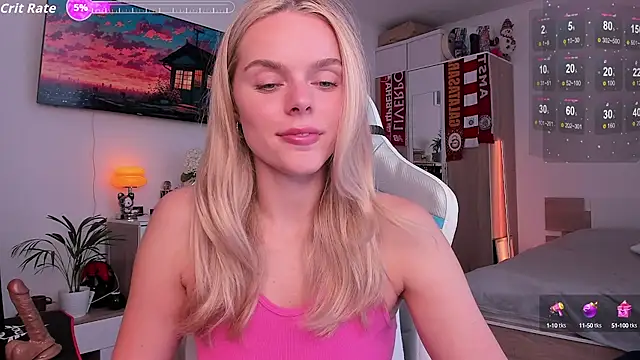 Snapshot of CharliSweet chatting on 09/15/25, 12:16 CharliSweet online show from 09/15/25, 12:16