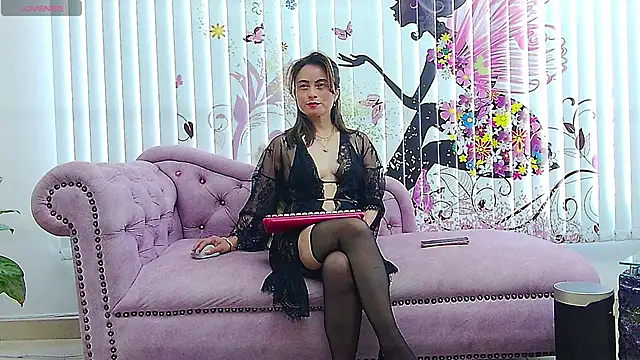 Snapshot of MarcelaFlores chatting on 04/30/26, 02:45 MarcelaFlores online show from 04/30/26, 02:45