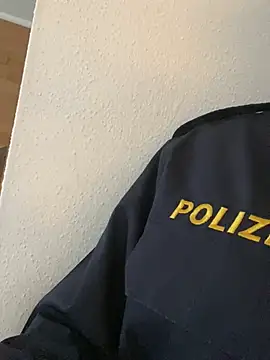 Snapshot of Etwas_neugierig chatting on 02/27/25, 09:00 Etwas neugierig online show from 02/27/25, 09:00