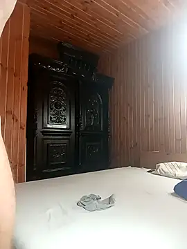 Snapshot of yatshen chatting on 10/17/25, 11:51 yatshen online show from 10/17/25, 11:51