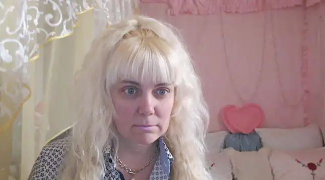 SunnySylvia online show from 01/04/25, 04:33