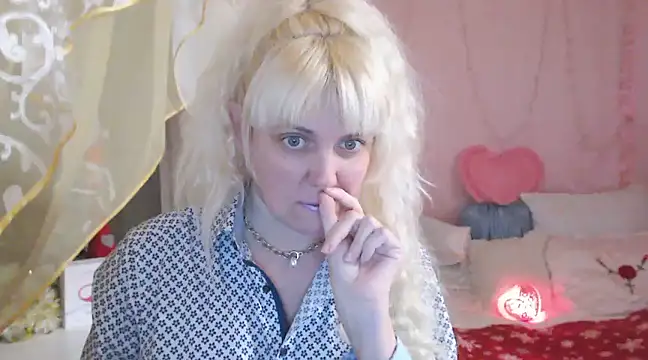 SunnySylvia online show from 01/04/25, 04:00