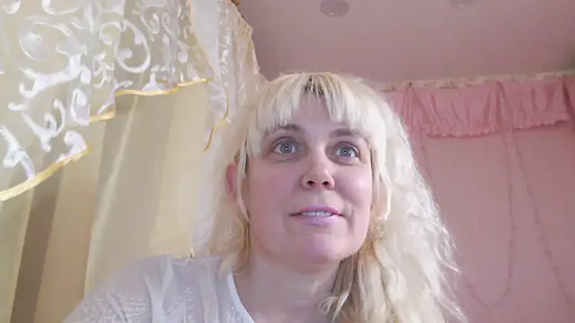 SunnySylvia online show from 01/07/25, 04:27
