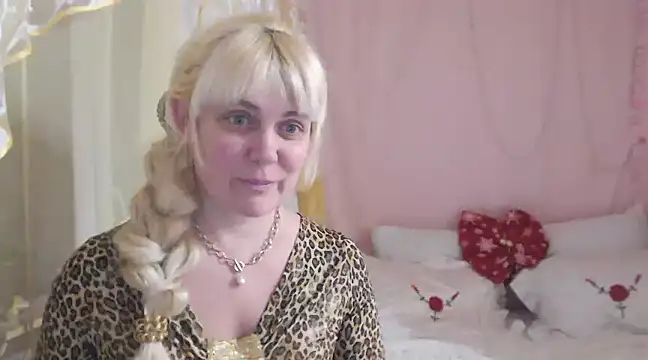 SunnySylvia online show from 01/15/25, 05:26