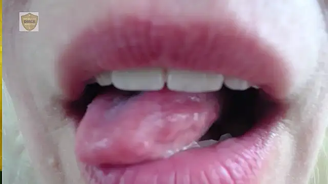 SunnySylvia online show from 10/05/25, 01:20