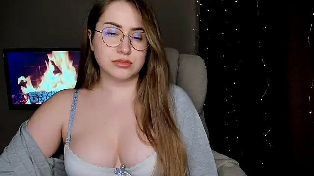 SeasonalSomeone online show from 03/15/25, 03:06