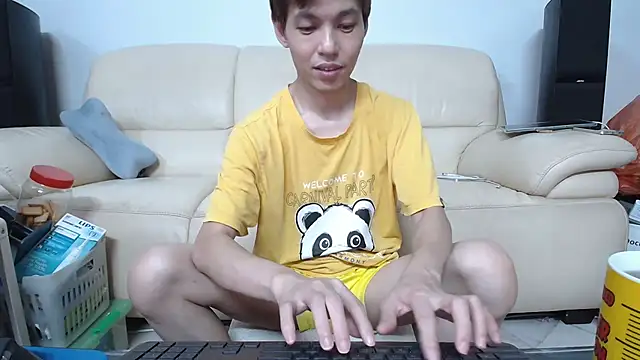 Snapshot of andrewooi chatting on 05/14/26, 01:29 andrewooi online show from 05/14/26, 01:29