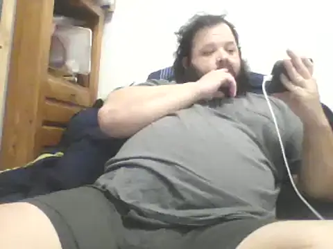 Snapshot of Strongbutgentle36 chatting on 01/01/25, 05:01 Strongbutgentle36 online show from 01/01/25, 05:01