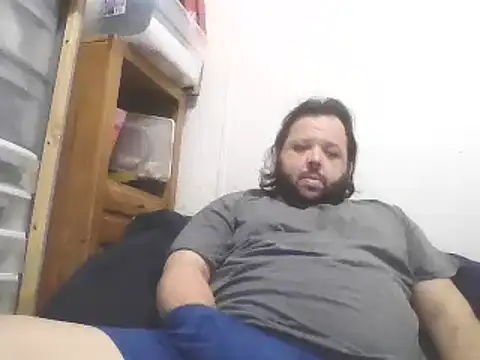 Snapshot of Strongbutgentle36 chatting on 01/18/25, 06:34 Strongbutgentle36 online show from 01/18/25, 06:34