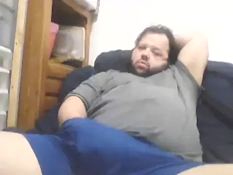 Snapshot of Strongbutgentle36 chatting on 01/18/25, 10:17 Strongbutgentle36 online show from 01/18/25, 10:17