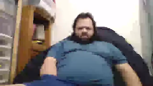 Snapshot of Strongbutgentle36 chatting on 02/18/25, 05:53 Strongbutgentle36 online show from 02/18/25, 05:53