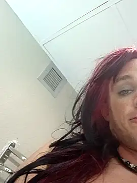Snapshot of MaddyC6992 chatting on 06/20/26, 02:42 MaddyC6992 online show from 06/20/26, 02:42