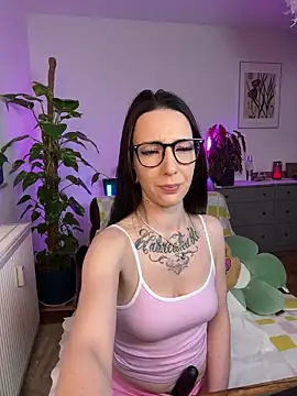 Snapshot of Trixie-Tainted chatting on 03/13/25, 02:55 Trixie-Tainted online show from 03/13/25, 02:55
