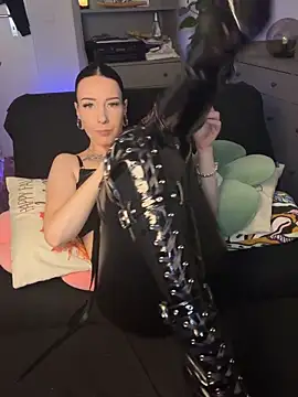 Trixie-Tainted online show from 10/27/25, 04:11