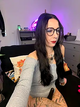 Trixie-Tainted online show from 11/09/25, 05:11