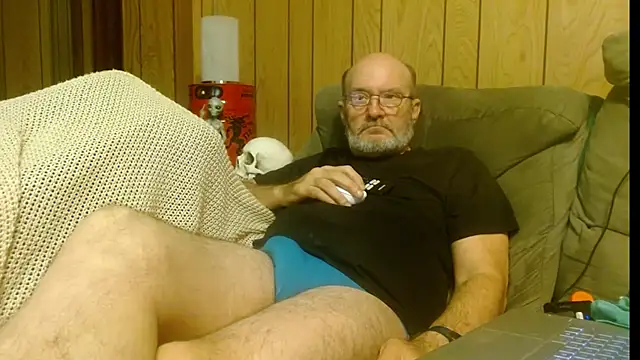 Snapshot of snickers1 chatting on 10/05/25, 05:17 snickers1 online show from 10/05/25, 05:17