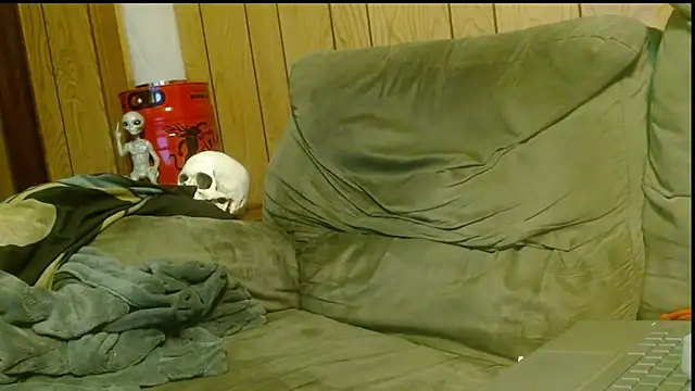 Snapshot of snickers1 chatting on 10/13/25, 08:03 snickers1 online show from 10/13/25, 08:03