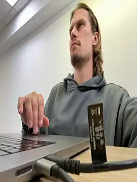 fmodel online show from 11/25/25, 12:49