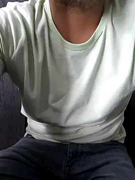 Snapshot of Leo_Big chatting on 01/29/25, 05:02 Leo Big online show from 01/29/25, 05:02