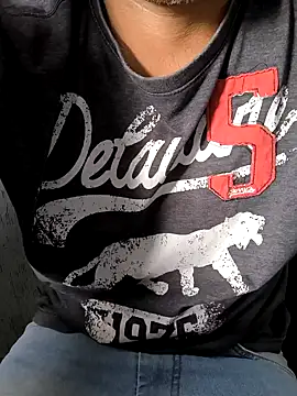 Snapshot of Leo_Big chatting on 02/03/25, 05:24 Leo Big online show from 02/03/25, 05:24