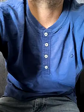 Snapshot of Leo_Big chatting on 02/27/25, 01:38 Leo Big online show from 02/27/25, 01:38