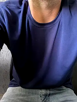 Snapshot of Leo_Big chatting on 01/05/26, 06:44 Leo Big online show from 01/05/26, 06:44