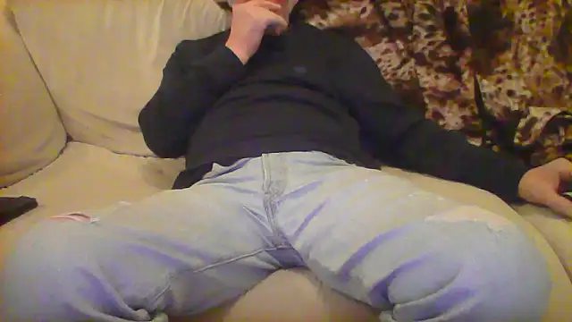 Snapshot of CastTaurus chatting on 12/02/25, 08:08 CastTaurus online show from 12/02/25, 08:08