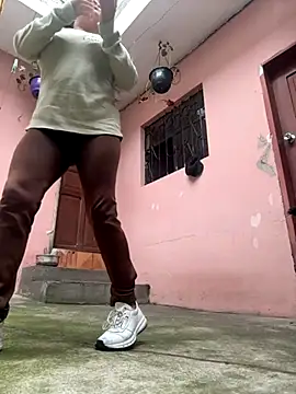 latinfemale online show from 11/01/25, 06:10