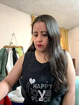 latinfemale online show from 11/30/25, 10:14