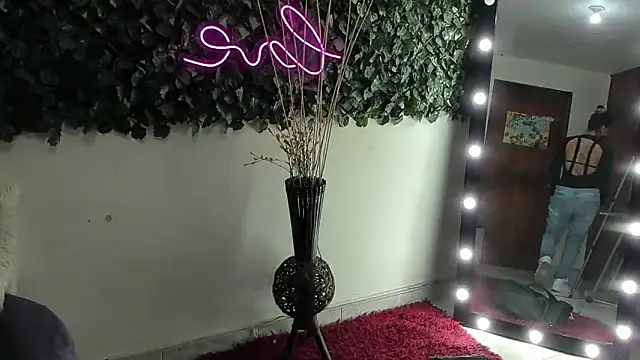 Snapshot of DestinyHills chatting on 10/01/25, 12:33 DestinyHills online show from 10/01/25, 12:33