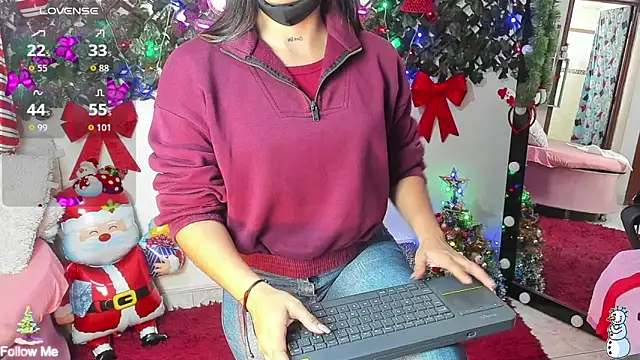 Snapshot of DestinyHills chatting on 12/15/25, 12:42 DestinyHills online show from 12/15/25, 12:42