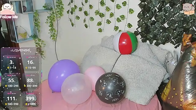 Snapshot of DestinyHills chatting on 02/10/26, 12:20 DestinyHills online show from 02/10/26, 12:20