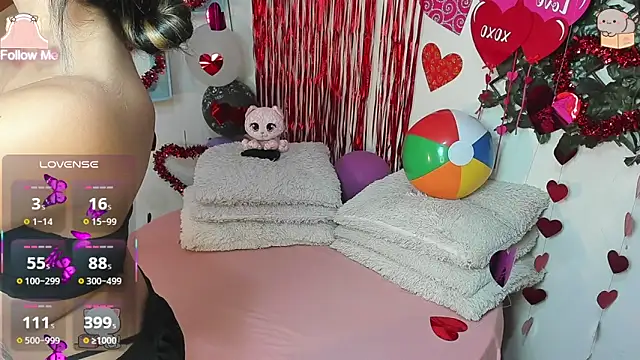 Snapshot of DestinyHills chatting on 02/23/26, 12:02 DestinyHills online show from 02/23/26, 12:02