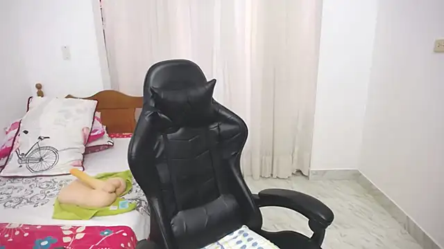 yeslluisa online show from 02/23/25, 05:39