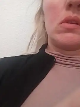 Mllesha74000 online show from 04/12/26, 11:59