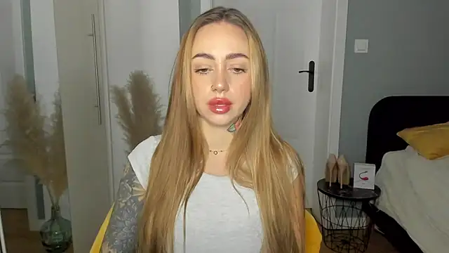 sexyCoralie online show from 04/02/26, 07:06
