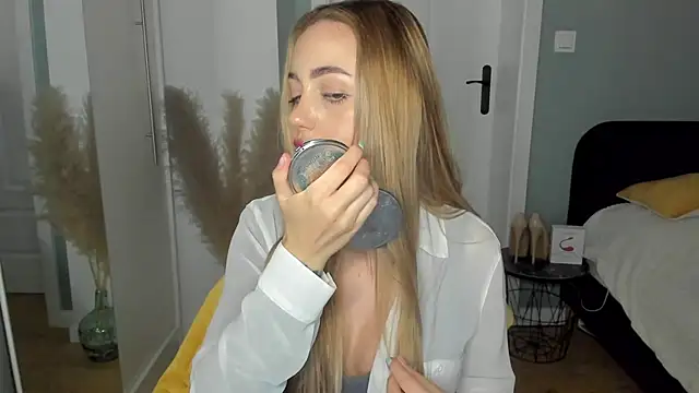 sexyCoralie online show from 04/29/26, 05:30