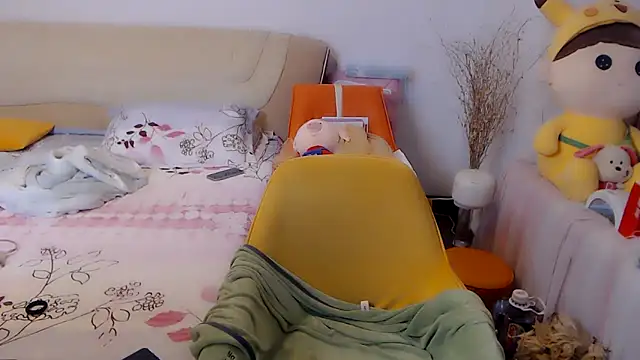 328coco online show from 10/19/25, 04:29