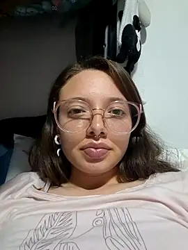 Snapshot of linda-schmidt chatting on 03/07/25, 02:25 linda-schmidt online show from 03/07/25, 02:25