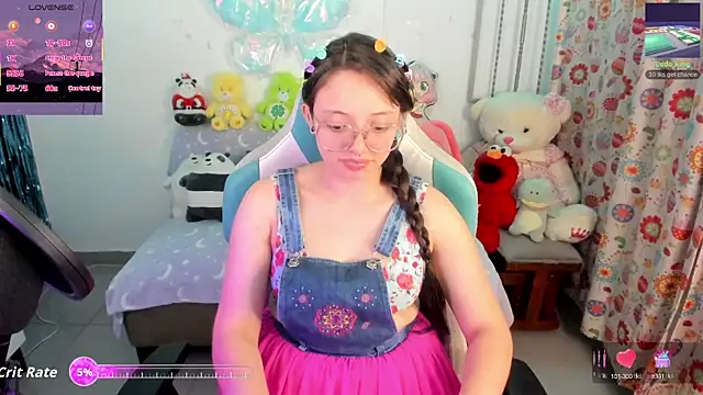 Snapshot of linda-schmidt chatting on 09/23/25, 12:35 linda-schmidt online show from 09/23/25, 12:35