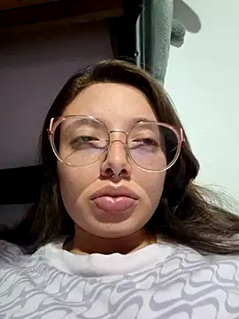 Snapshot of linda-schmidt chatting on 05/11/26, 02:39 linda-schmidt online show from 05/11/26, 02:39
