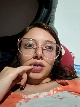 Snapshot of linda-schmidt chatting on 06/16/26, 04:15 linda-schmidt online show from 06/16/26, 04:15