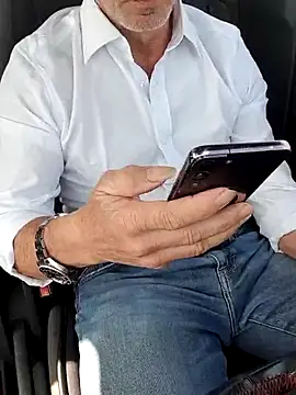 giorgio481510 online show from 02/28/25, 09:47