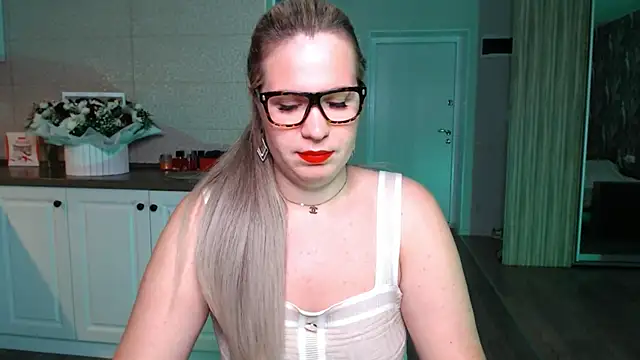 HotTiffani online show from 09/14/25, 03:11