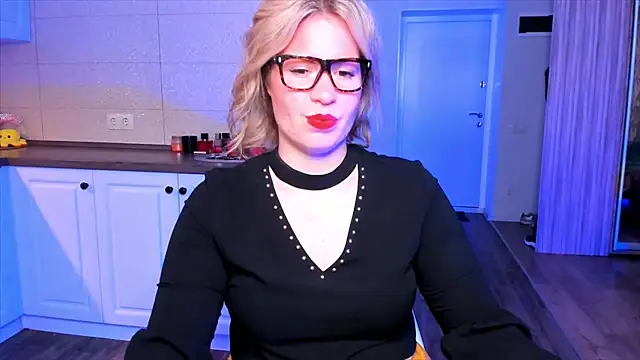 HotTiffani online show from 10/08/25, 08:23