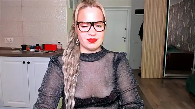 HotTiffani online show from 10/19/25, 08:48