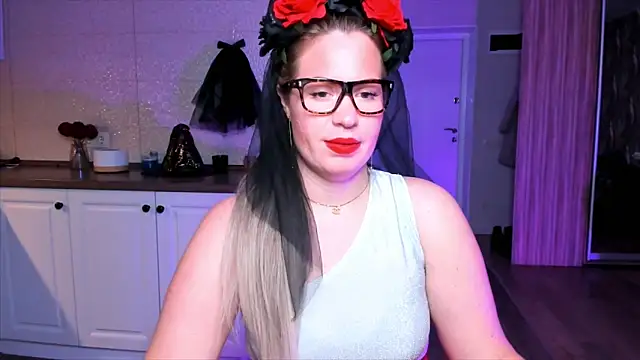 HotTiffani online show from 10/27/25, 10:52