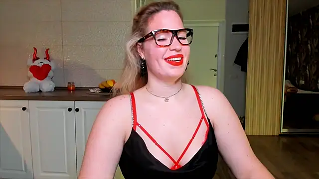 HotTiffani online show from 11/24/25, 07:08